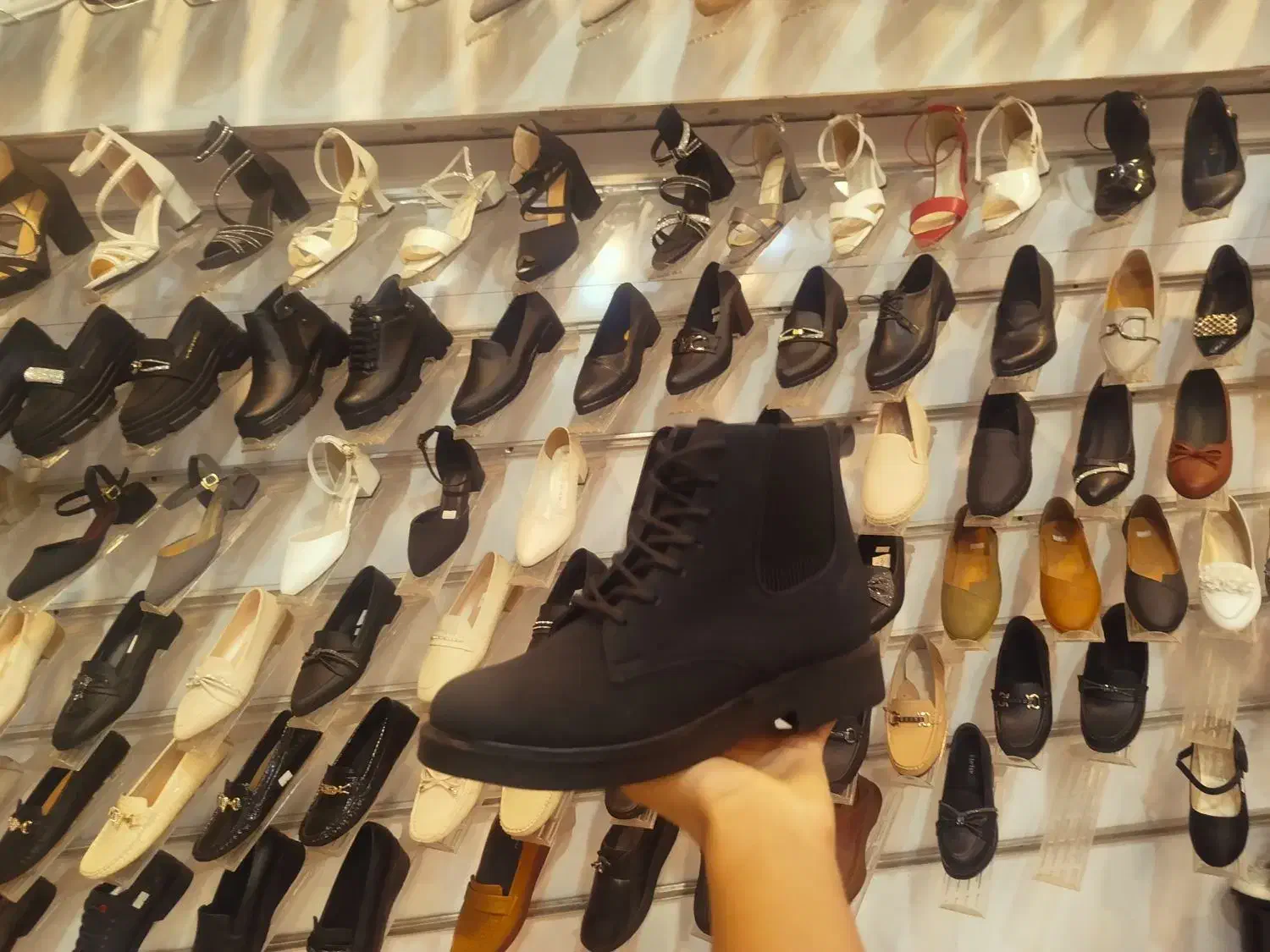 کفش نیم بوت زنانه|کیف، کفش، کمربند|خواف, |دیوار