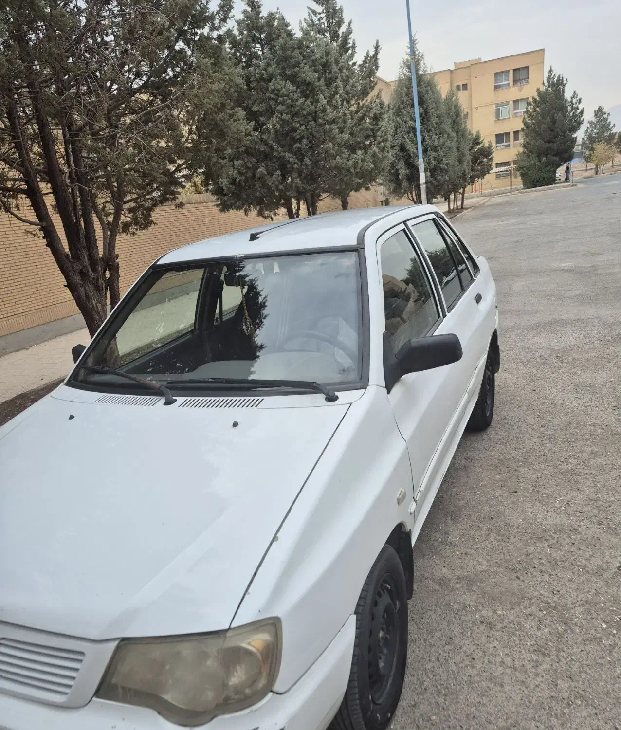 ۱۳۲تک برگ بی رنگ|خودرو سواری و وانت|فولادشهر, B4|دیوار