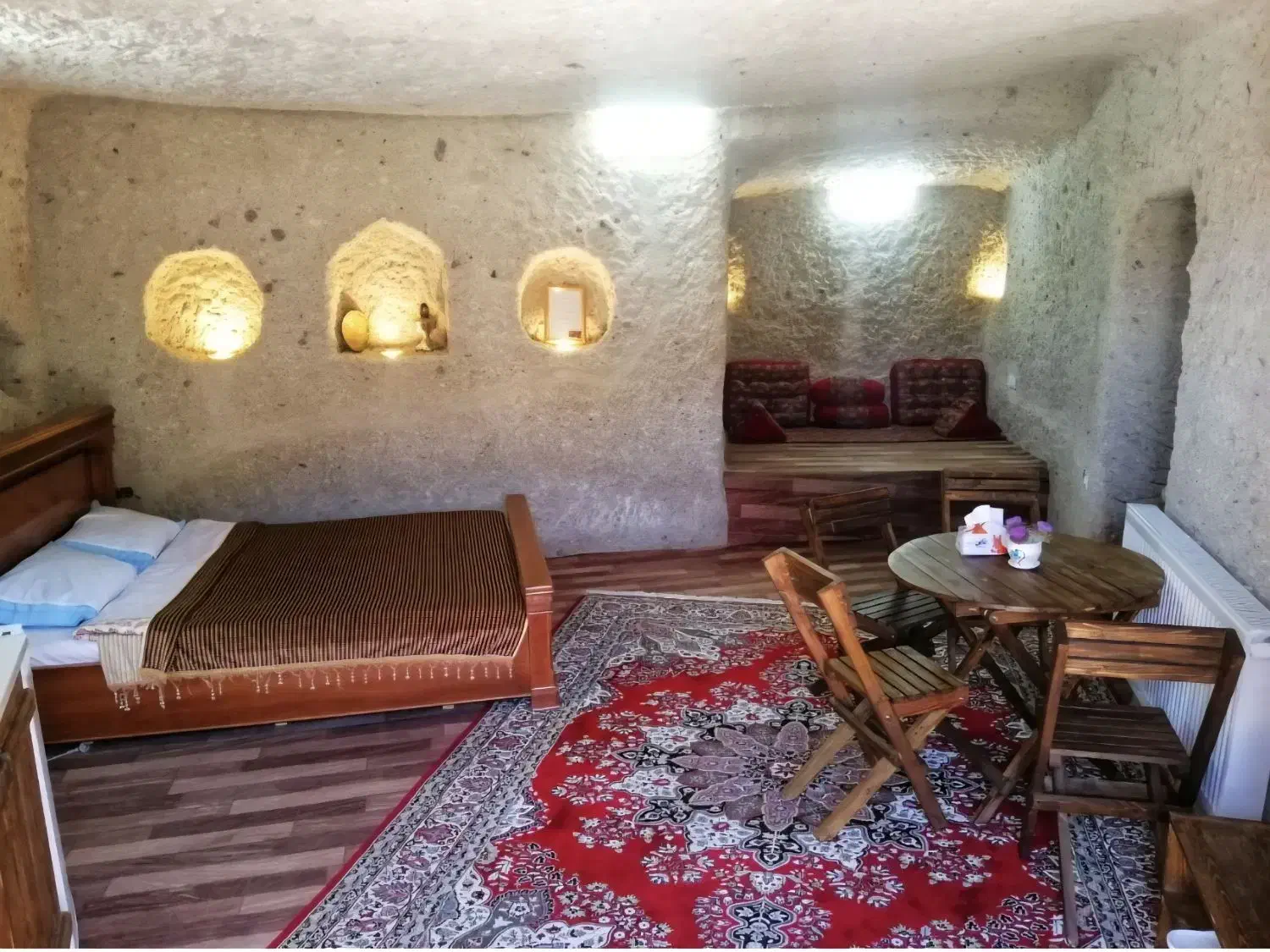 سویت صخره ای درکندوان|اجارهٔ کوتاه‌مدت آپارتمان و سوئیت|اسکو, |دیوار