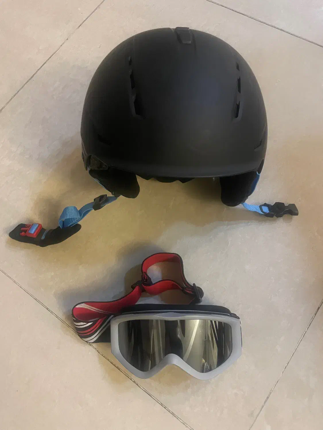 کلاه و عینک و لباس اسکی مناسب ۷ تا ۱۰ سال|ورزش‌های زمستانی|تهران, جردن|دیوار