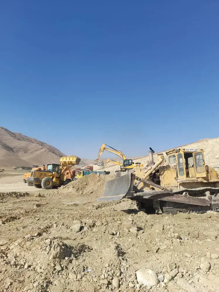 اجاره بلدوزر ۱۵۵ کوماتسو و بیل|خدمات پیشه و مهارت|بروجرد, |دیوار