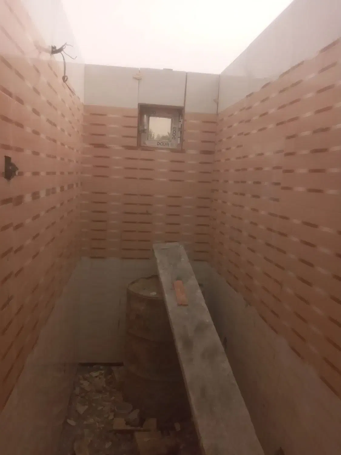 اوستابناه همه کاره کاشی سرامیک با قیمت مناسب|خدمات پیشه و مهارت|بم, |دیوار