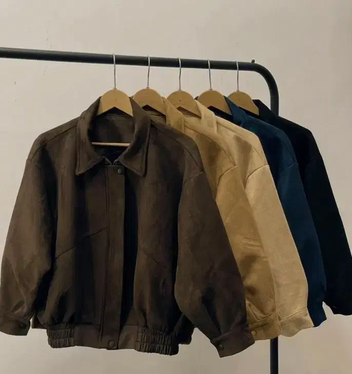 بامبر جکت|لباس|اصفهان, دستگرده|دیوار