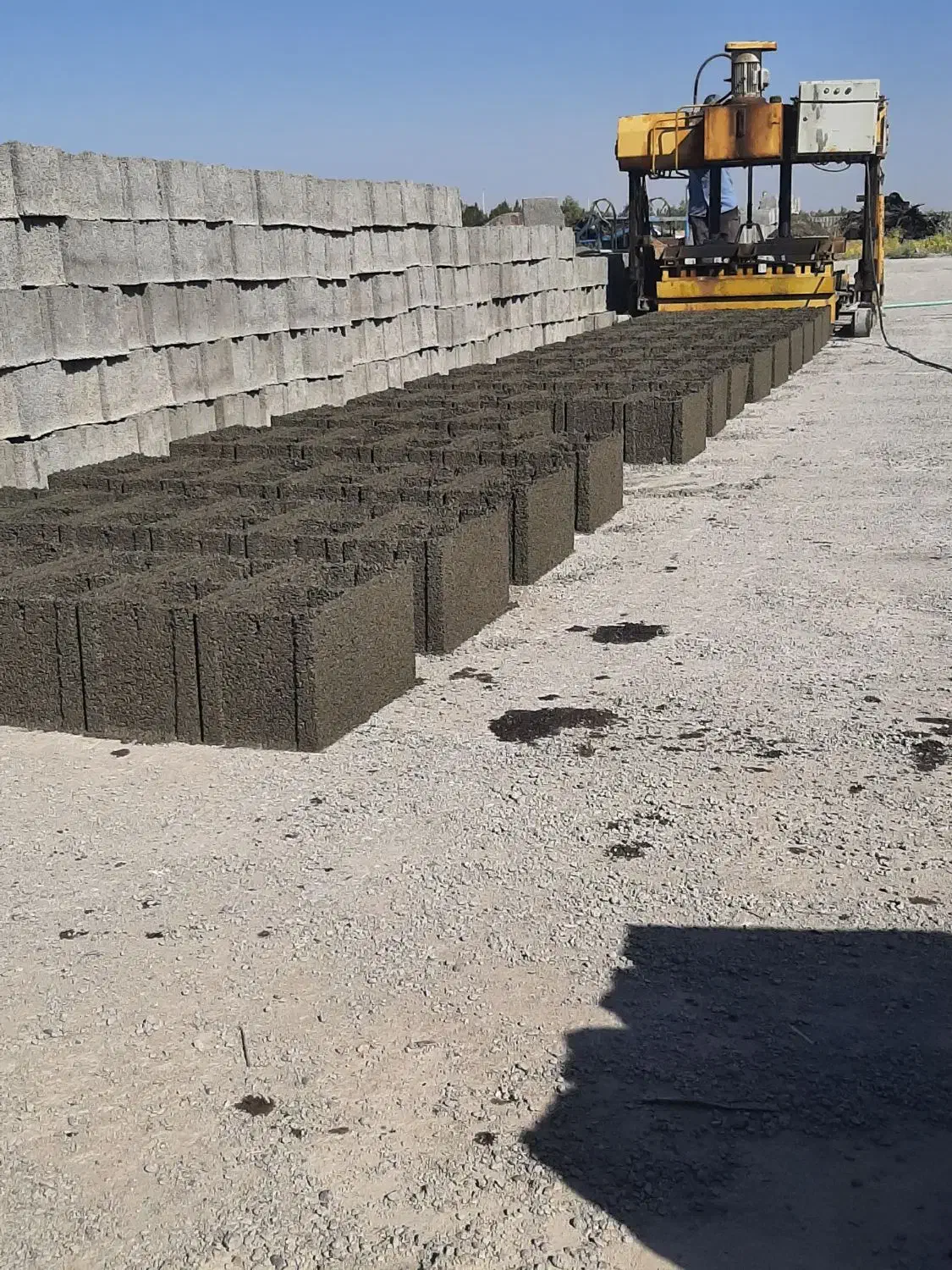 فروش بلوک ته باز و ته بسته موزائیک وجدول|مصالح و تجهیزات ساختمان|ماهان, |دیوار