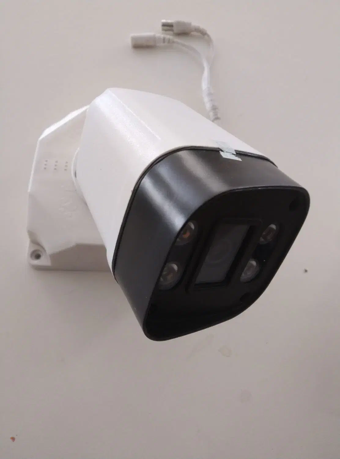 دوربین مدار بسته|دوربین مداربسته|شیراز, فرهنگ شهر|دیوار