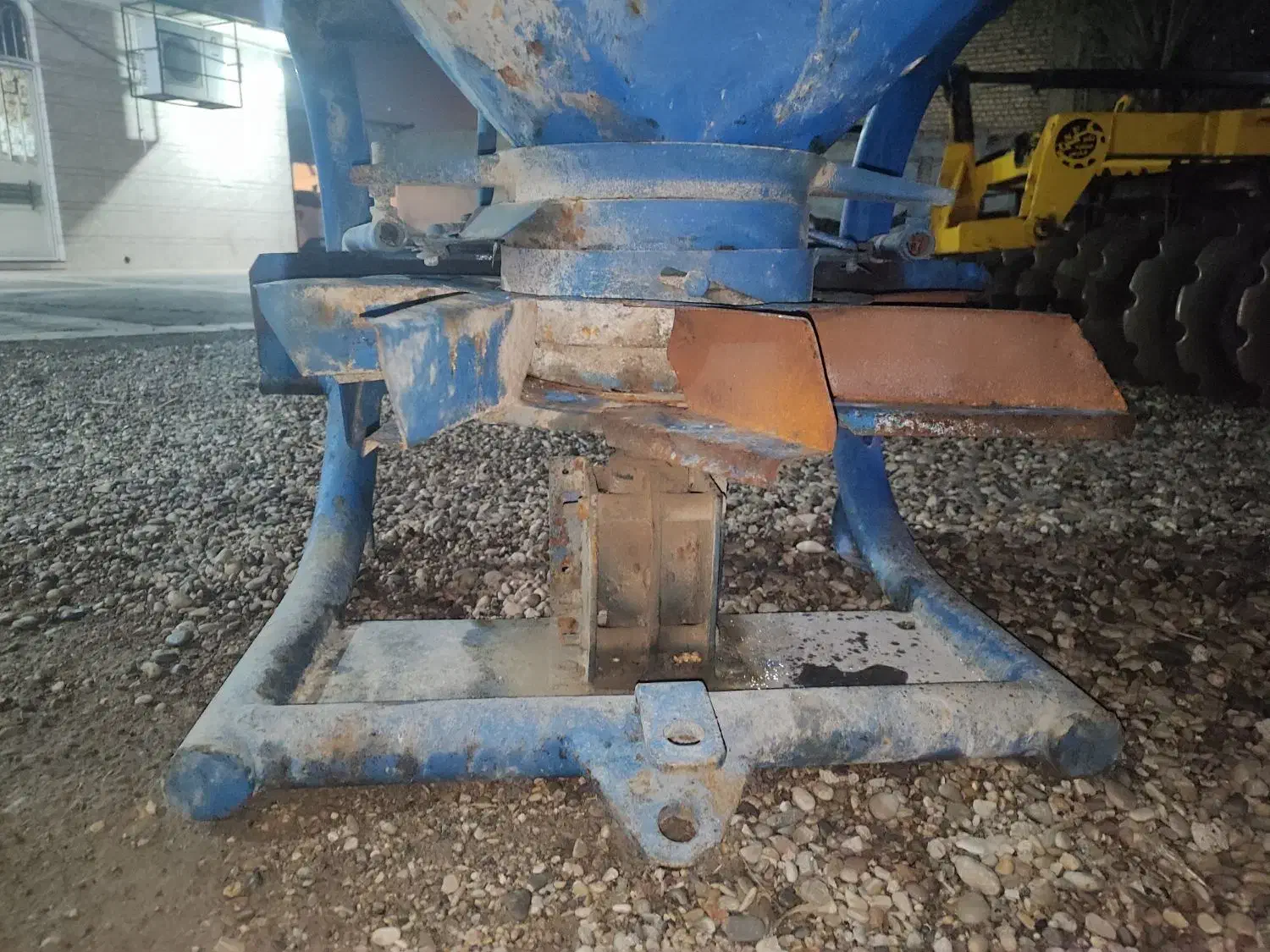 بذر پاش|ابزارآلات|شوشتر, |دیوار