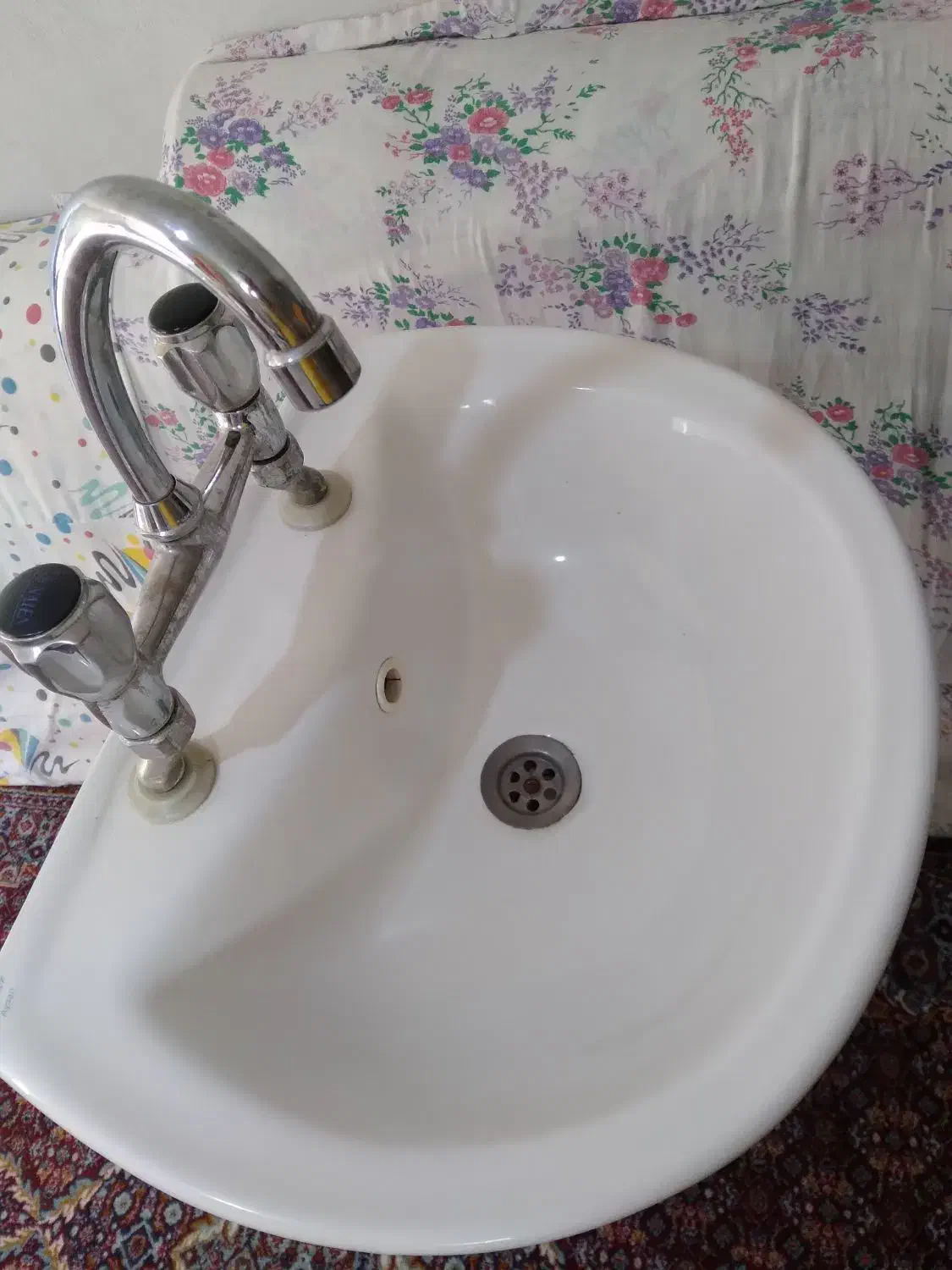 روشویی با شیر|لوازم سرویس بهداشتی|کرمانشاه, |دیوار