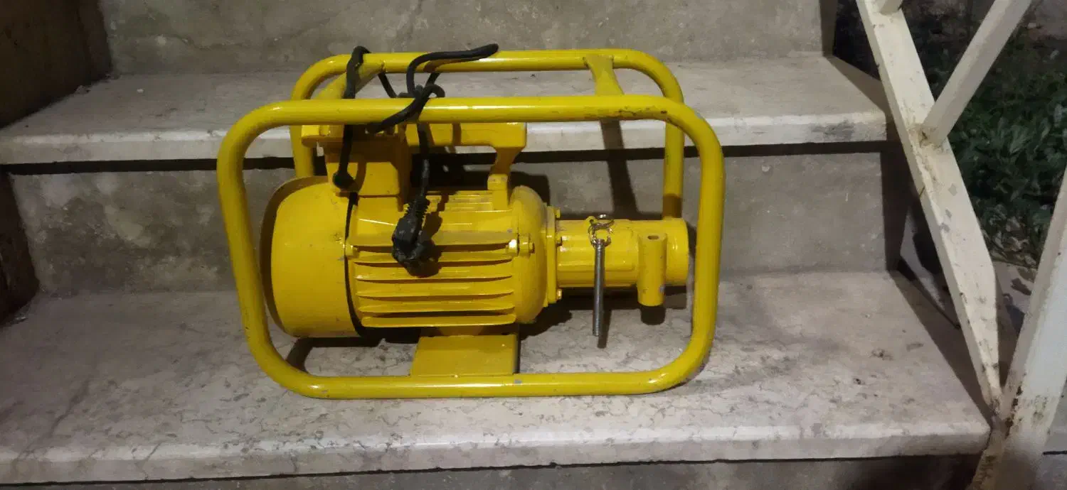 فروش کانکس و ویبره برقی و مقداری ضایعات میلگرد|مصالح و تجهیزات ساختمان|پرند, فاز ۴|دیوار