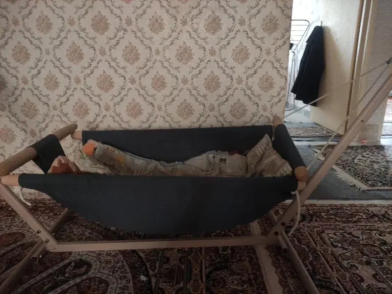 گهواره کودک|کالسکه و لوازم جانبی|رباط‌کریم, رباط‌کریم|دیوار