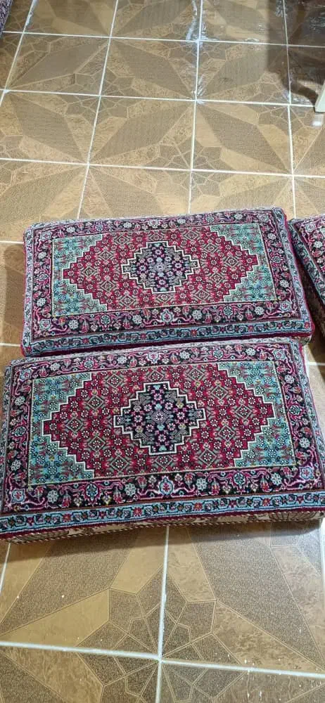 ۴ عدد پشتی سالم و تمیز|پشتی|سنندج, |دیوار