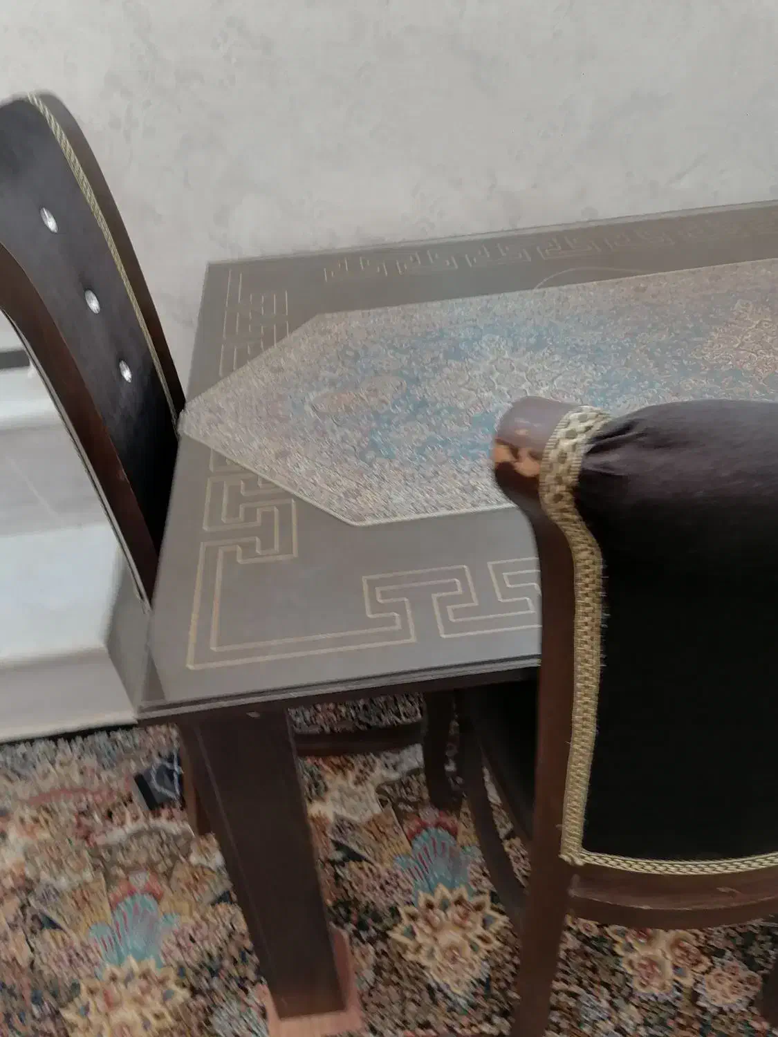 میز نهار خوری 6 نفره با شیشه 6 میل قیمت 7 تومن|میز و صندلی غذاخوری|قائمشهر, |دیوار