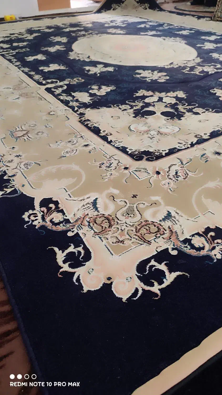 فرش ۹متری ۷۰۰شانه با نخ آکرولیک اصل. فروش فوری|فرش|قائن, |دیوار