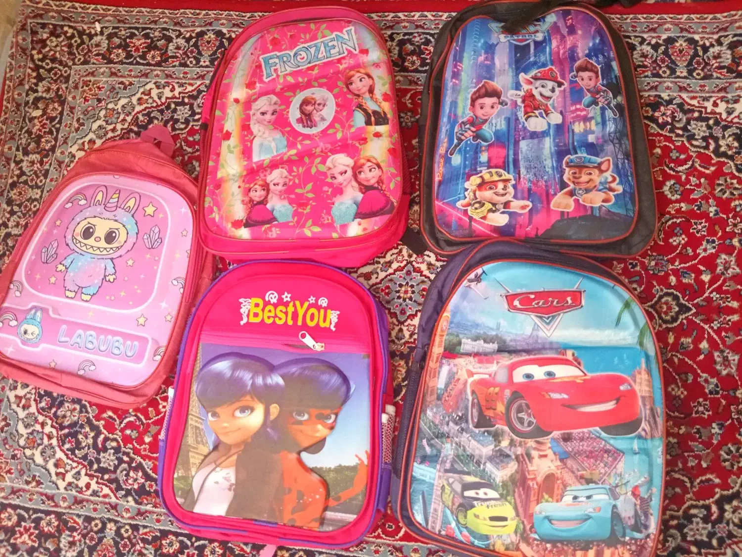 کیف مدرسه|کیف، کفش، کمربند|قم, شهر قائم|دیوار