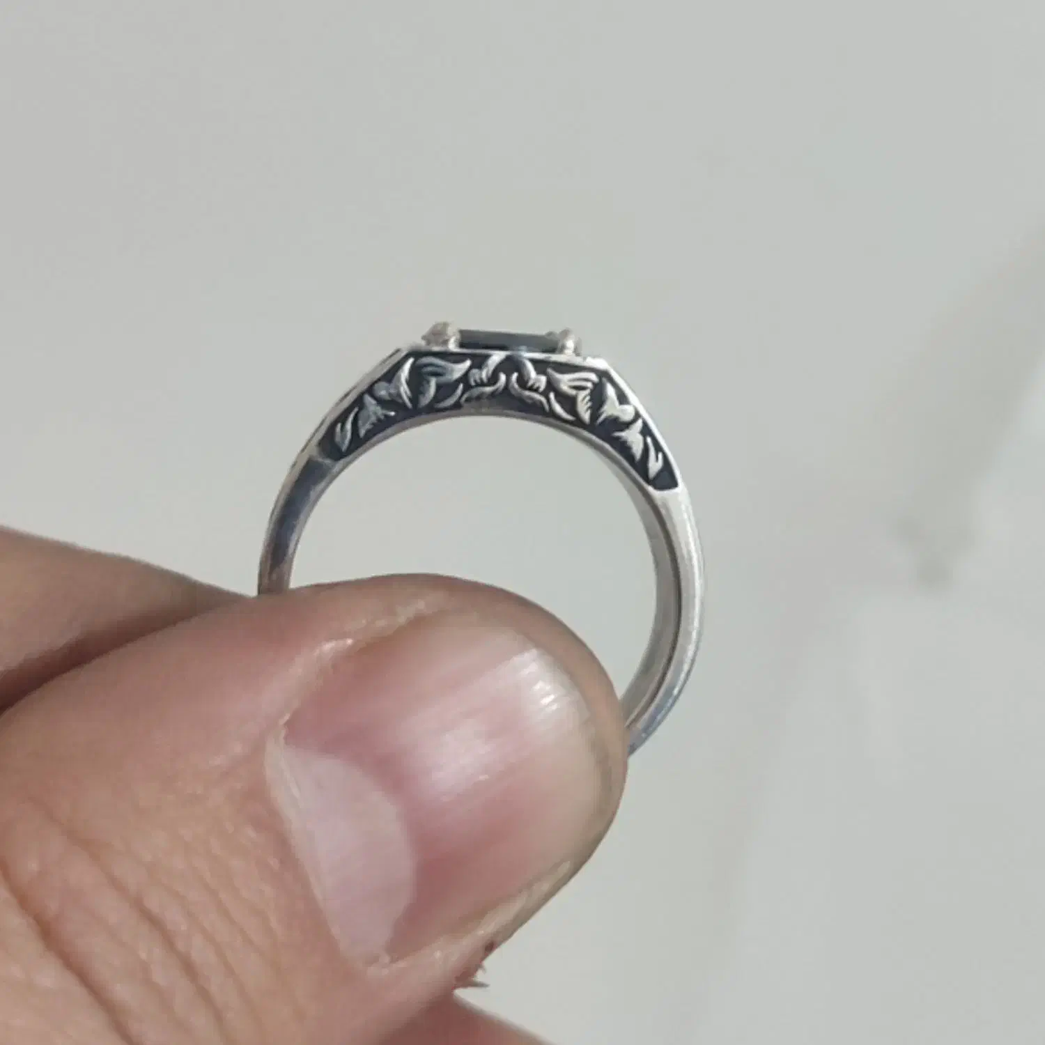 انگشتر موزانایت سیاه و سفید رکاب قلمزنی|بدلیجات|تهران, بازار|دیوار