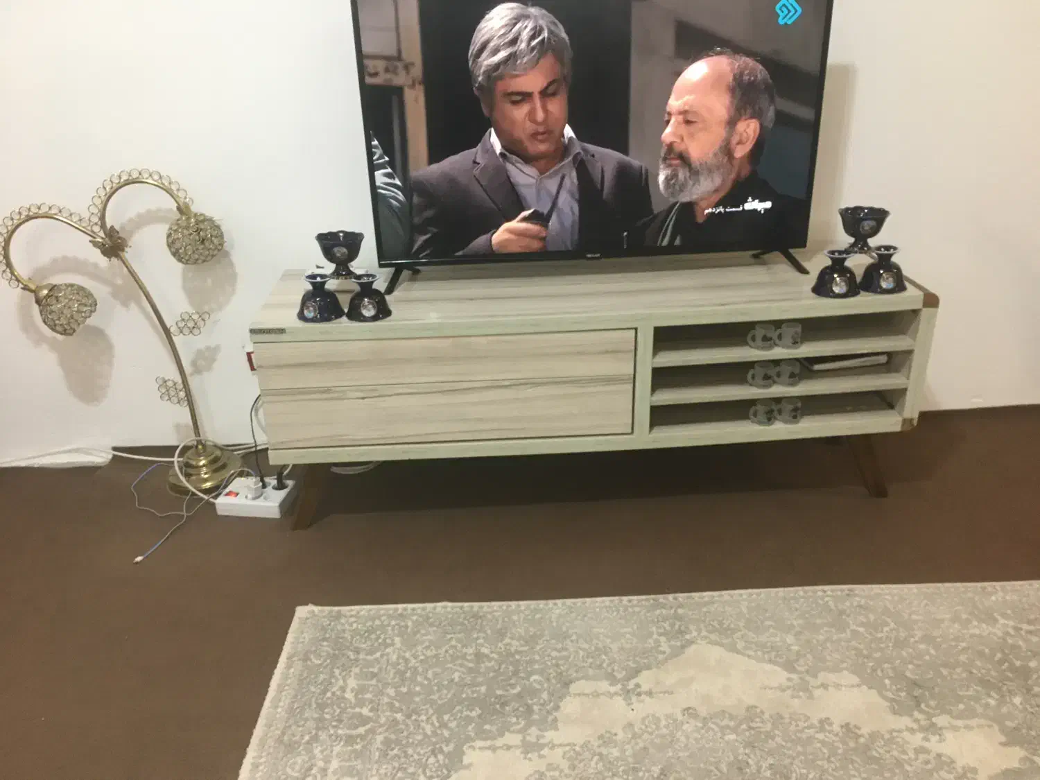 تعدادی لوازام خانگی بفروش میرسد سالم ونو|میز تلویزیون|پارسآباد, |دیوار