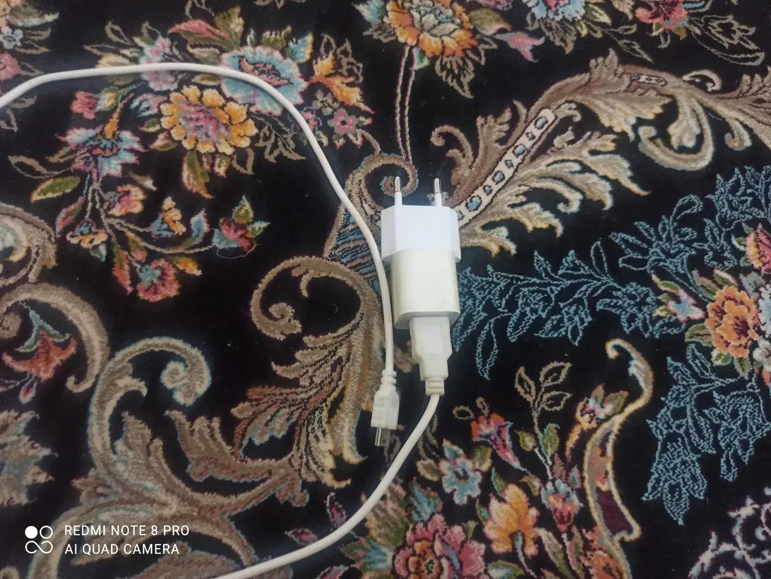 یک عدد شارژرسالم به شرط|لوازم جانبی موبایل و تبلت|کرمانشاه, |دیوار