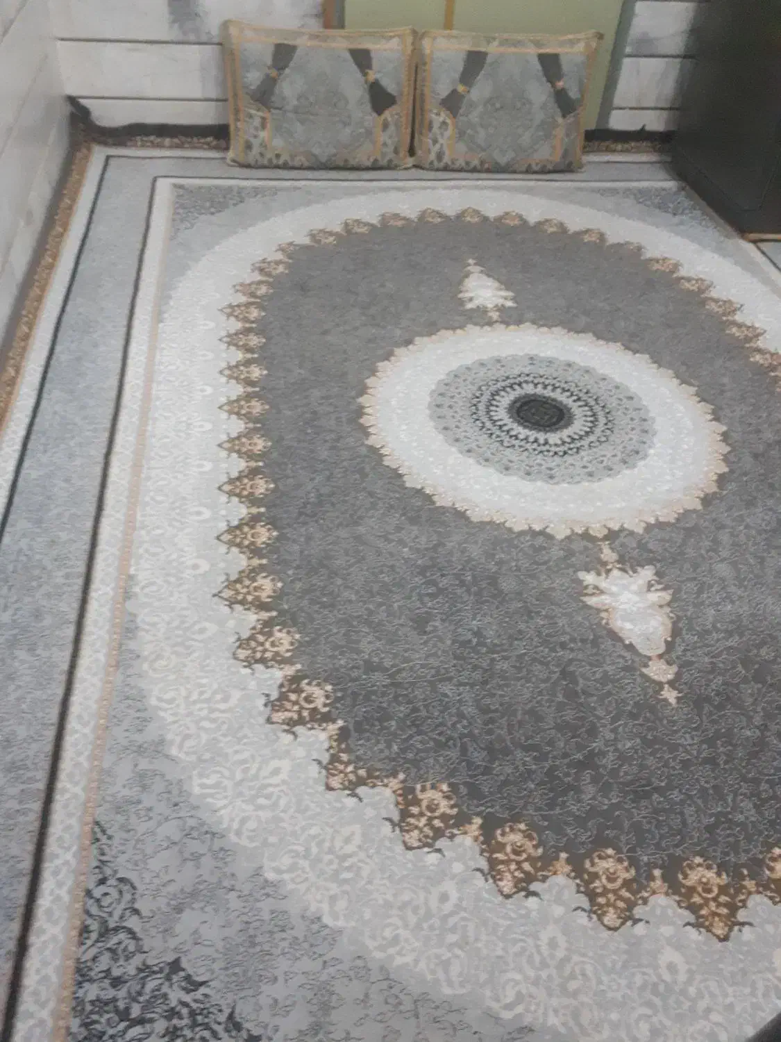 فرش ۷۰۰ شانه|فرش|زاهدان, |دیوار