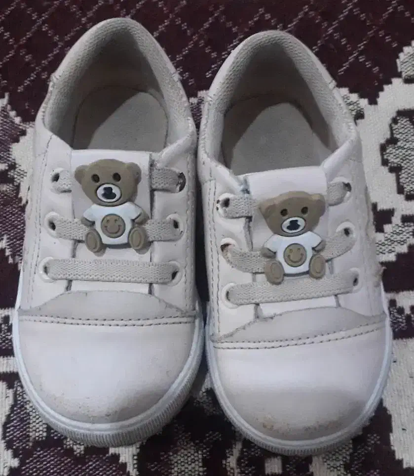 کفش بچگانه درحدنوسایز۲۲ قیمت ۱۵۰ تومن|کفش و لباس بچه|همدان, |دیوار