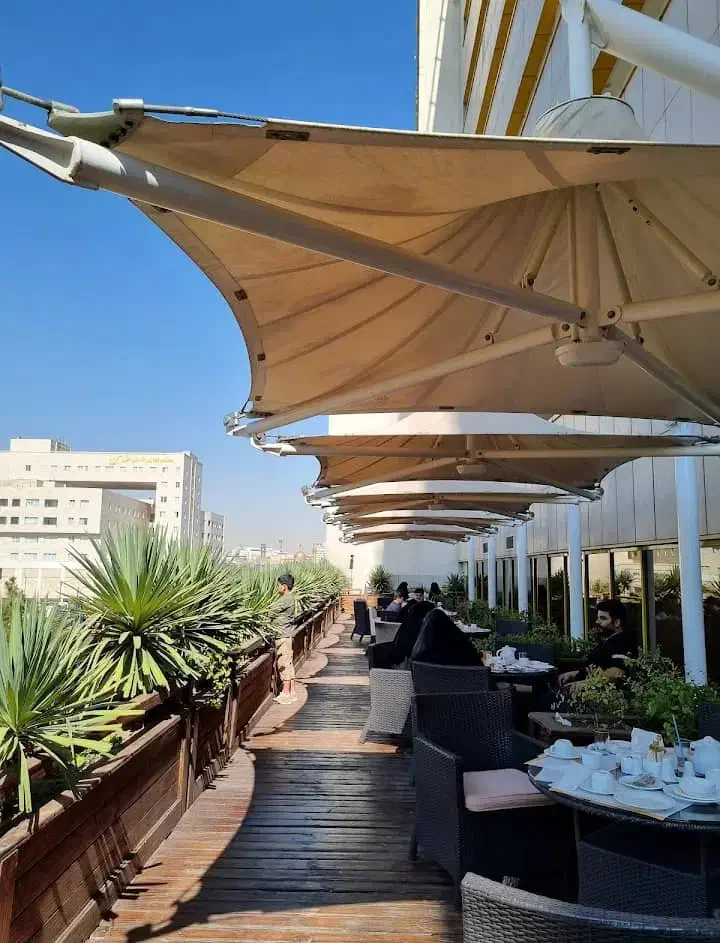 پذیرش نیروی اقا|استخدام خدمات فروشگاه و رستوران|دوگنبدان, |دیوار