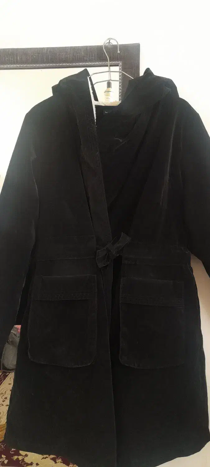 کاپشن|لباس|شیراز, شاپورجان|دیوار