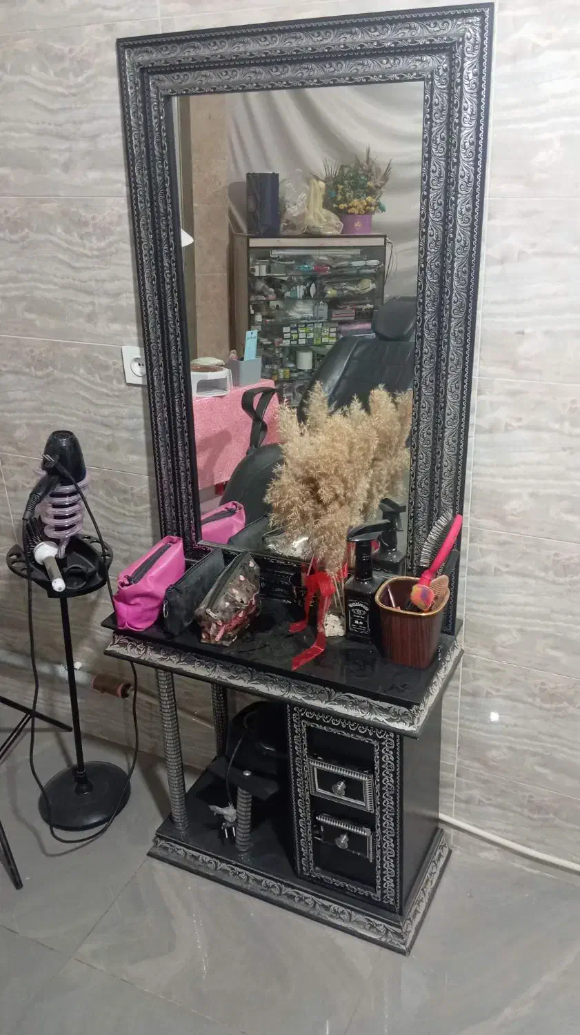 لوازم آرایشگاهی|آرایشگاه و سالن‌های زیبایی|خسروشاه, |دیوار