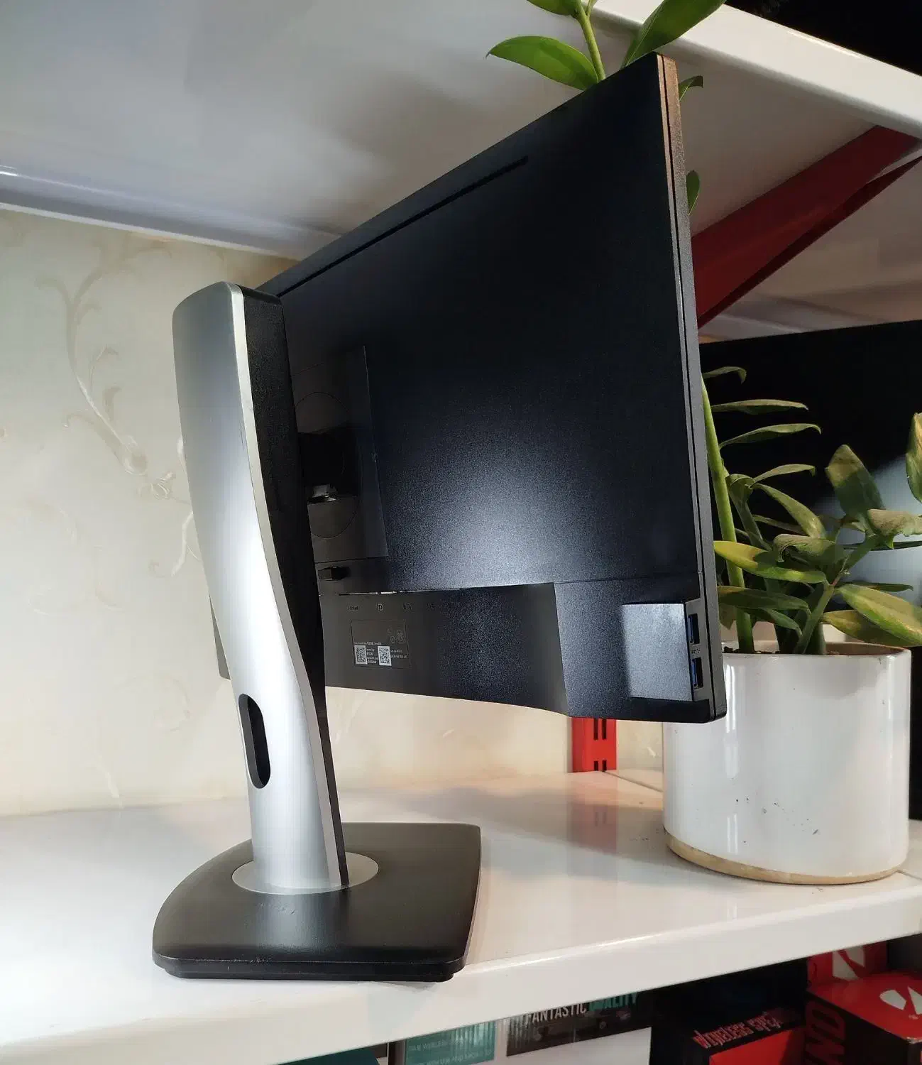 مانیتور ۲۲ اینچ dell پنل ips|قطعات و لوازم جانبی رایانه|تهران, نازی‌آباد|دیوار