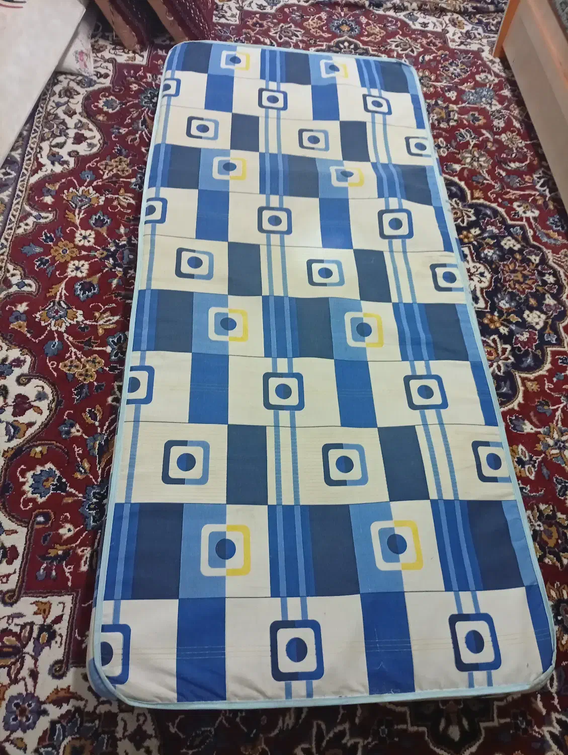 تشک ابری|تشک تختخواب|قائن, |دیوار