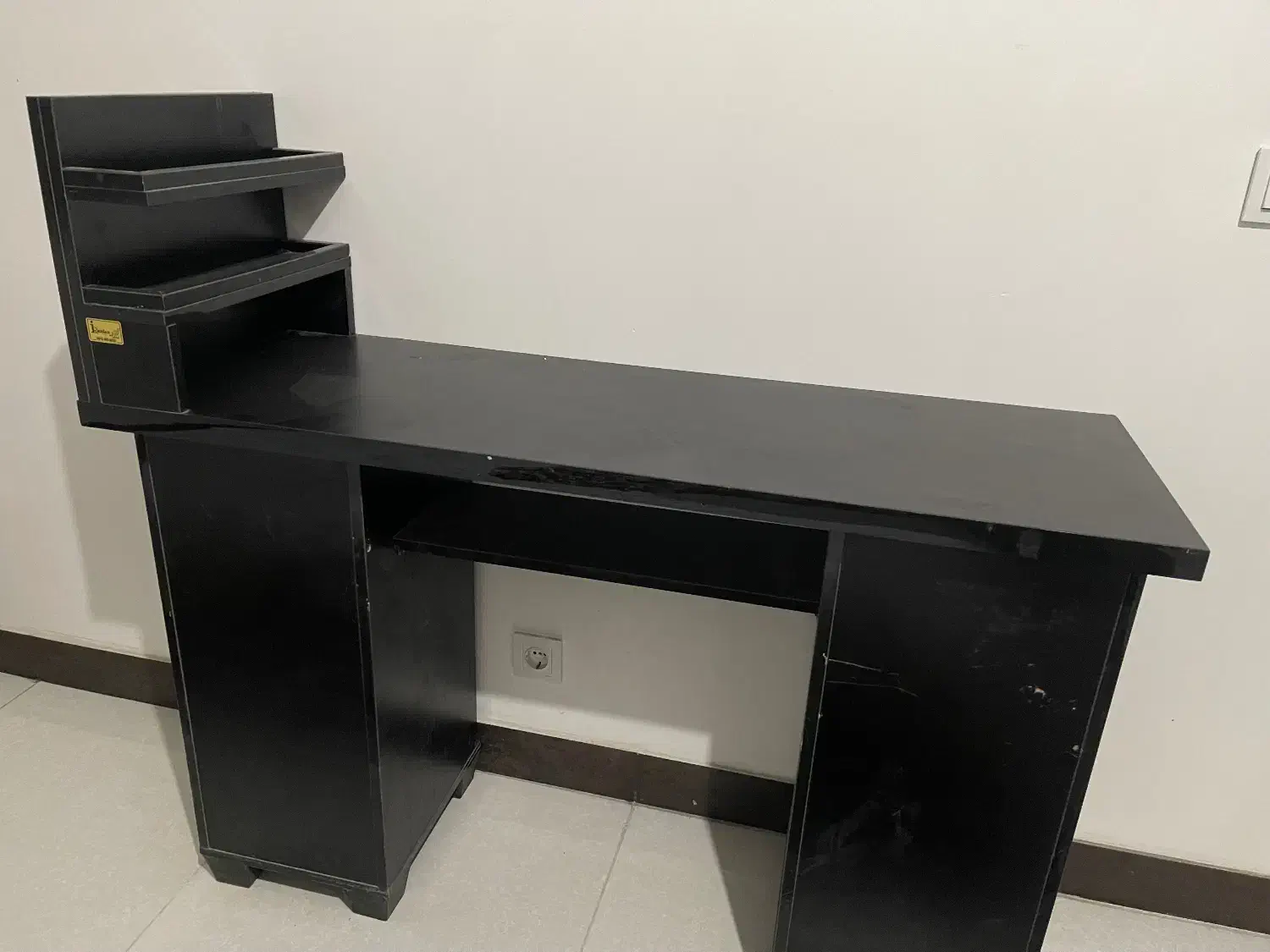 میز ناخن|آرایشگاه و سالن‌های زیبایی|اسلام‌شهر, شهرک سعیدیه|دیوار