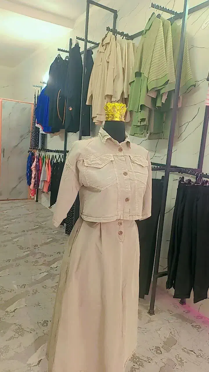 واگذاری فروشگاه لباس زنانه در نبوی منش|اجارهٔ مغازه و غرفه|خمینی‌شهر, |دیوار