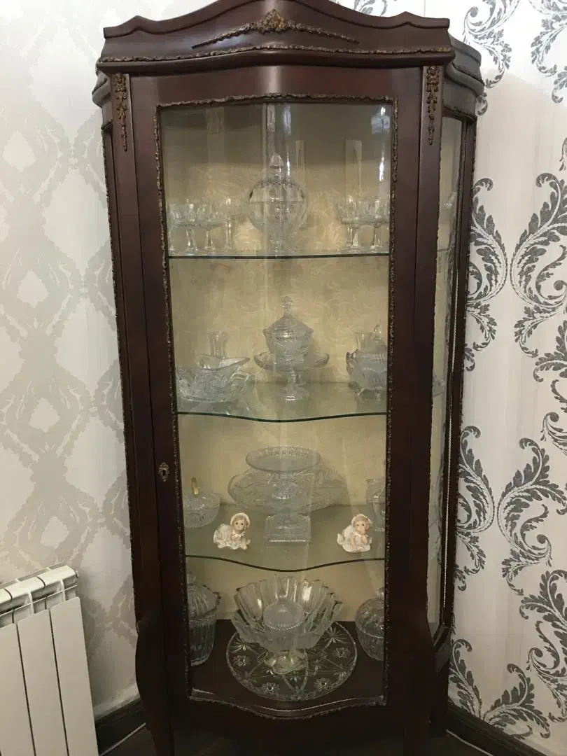 بوفه، کنسول، ویترین|بوفه، ویترین، کنسول|رشت, گلسار|دیوار