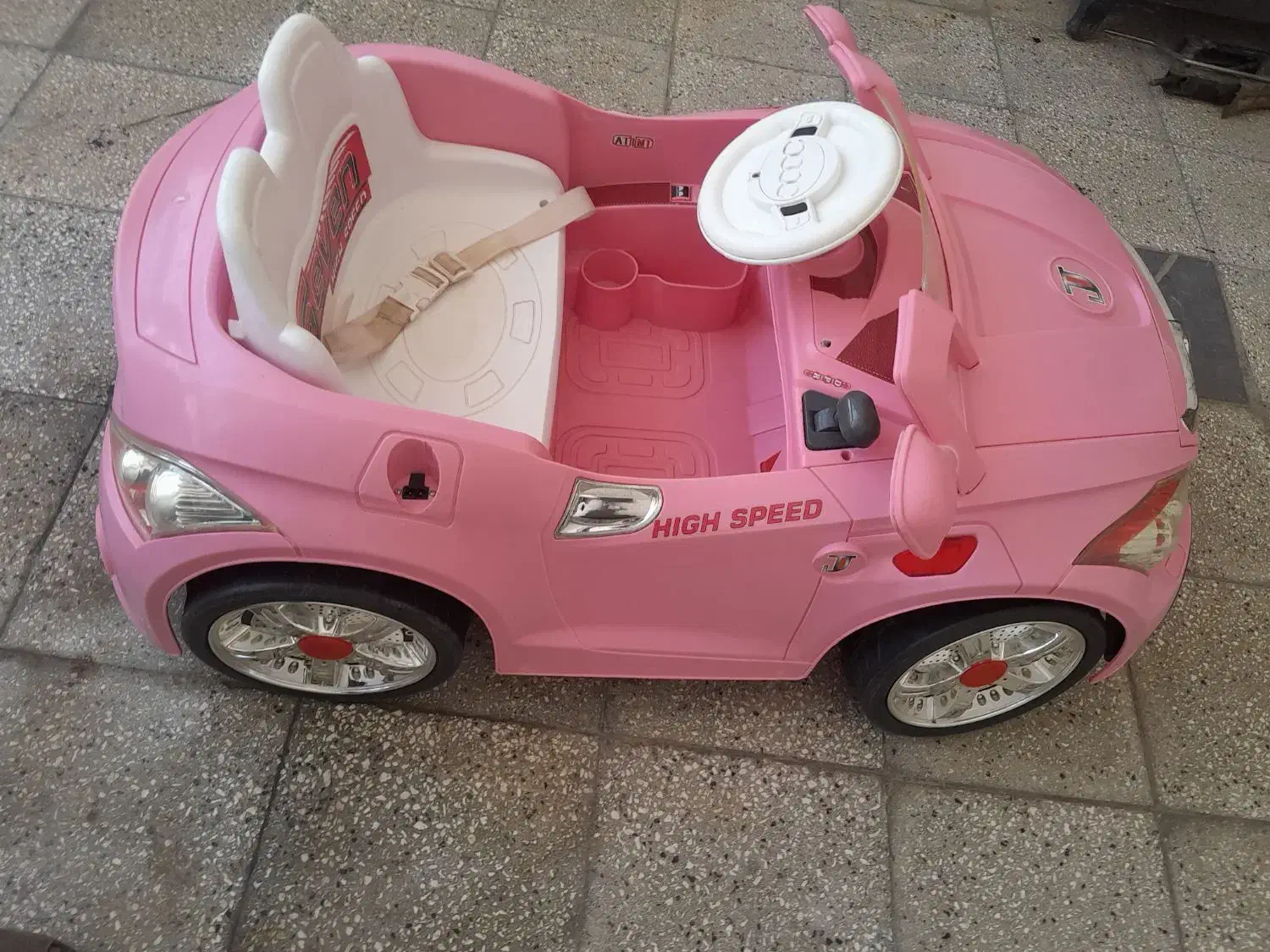 ماشین شارژی|اسباب‌بازی بچه|تربت‌حیدریه, دیزقند|دیوار