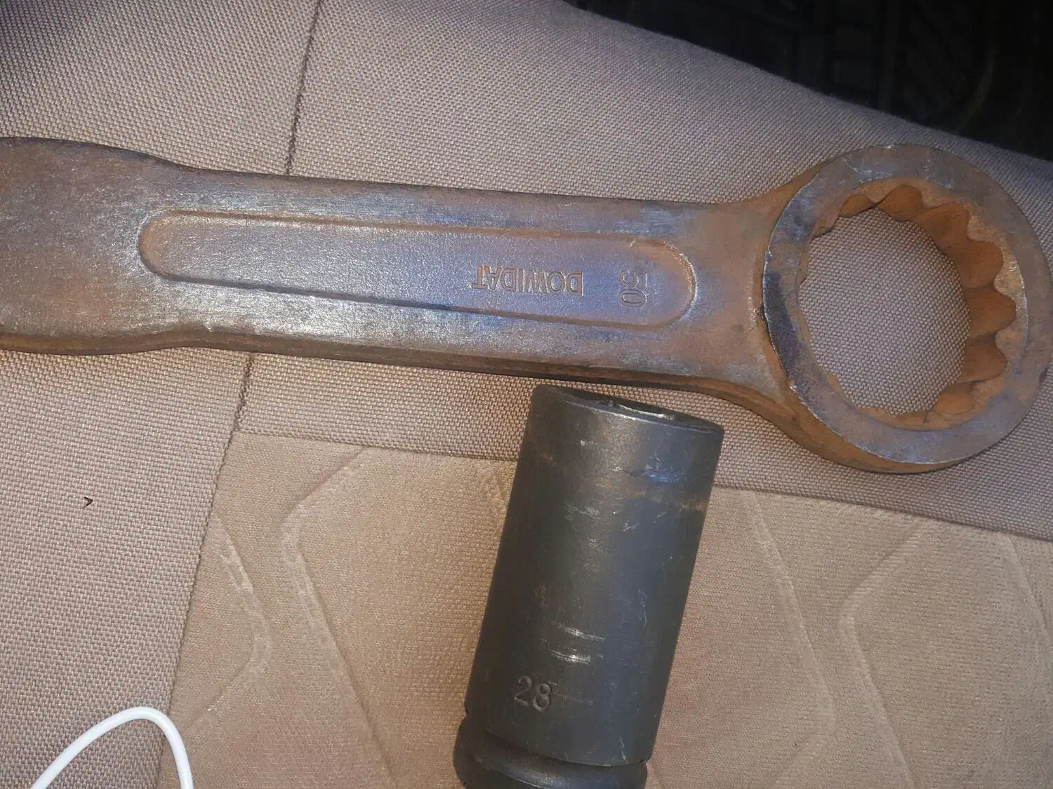 آچار رینگ فشار قوی 50 و بکس فشار قوی بزرگ 28|ابزارآلات|زنجان, |دیوار