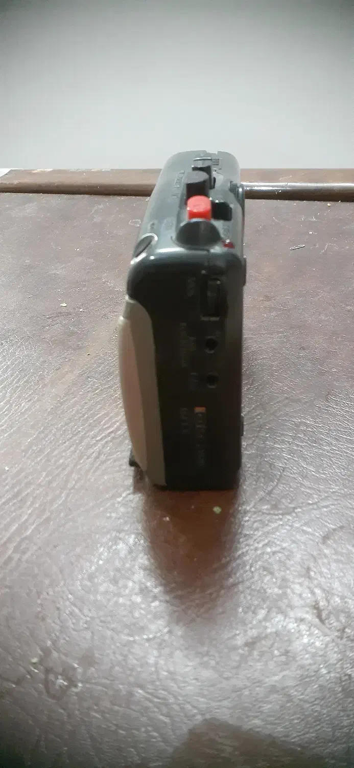 واکمن سونی اصل خبرنگار|صوتی و تصویری|قم, بلوار امین و ساحلی|دیوار