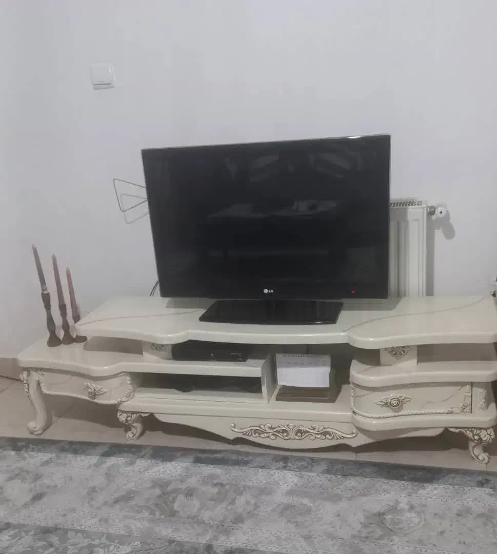 میز تلویزیون و ویترین|میز تلویزیون|رشت, کوی مهر|دیوار