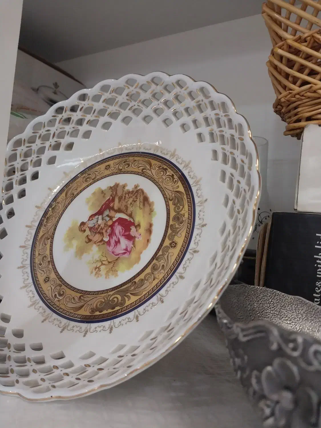 تعدادی دیس پیرکس و تعدادی ظروف آشپزخانه|ظروف سرو و پذیرایی|دماوند, گیلاوند|دیوار