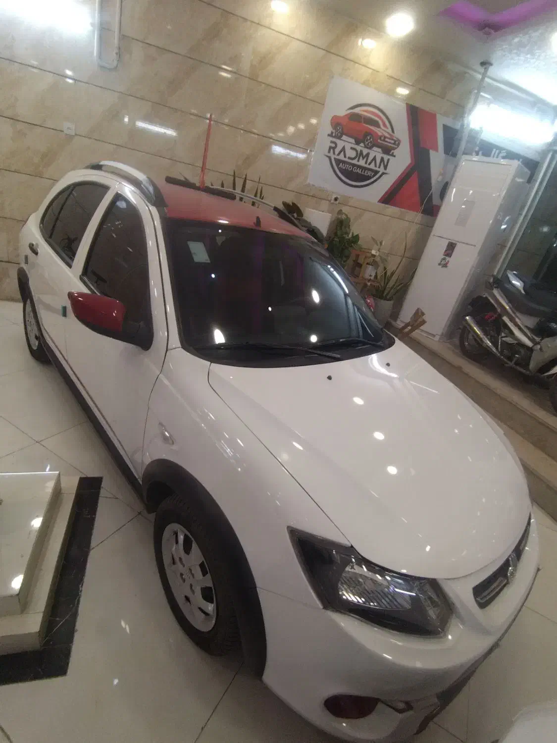 Rکوئیک 1402سفید قرمز|خودرو سواری و وانت|اصفهان, ملک‌شهر|دیوار