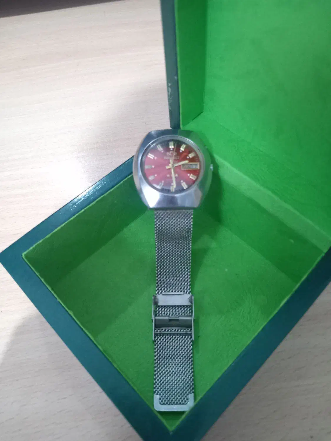 ساعت ارینت|ساعت|بروجرد, |دیوار