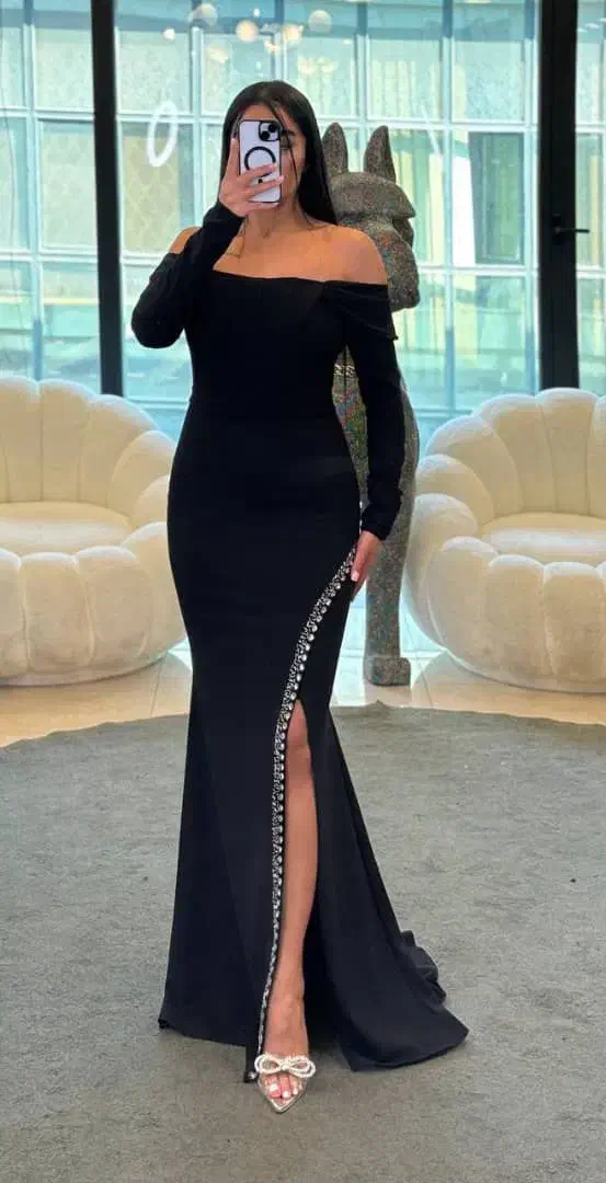 فروش عمده و یکجای تعدادی لباس مجلسی|لباس|رشت, دیلمان|دیوار