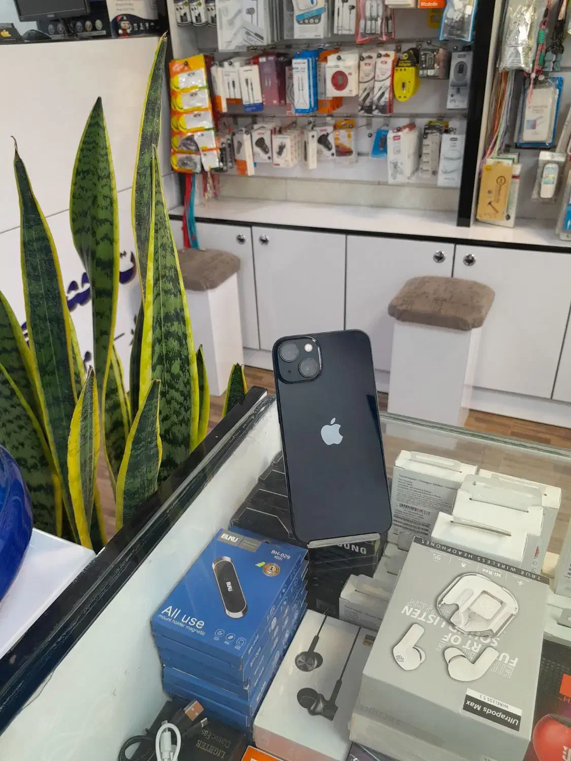 آیفون 13 نرمال 128گیگ طرح تعویض و خرید و فروش|موبایل|قم, نیروگاه|دیوار