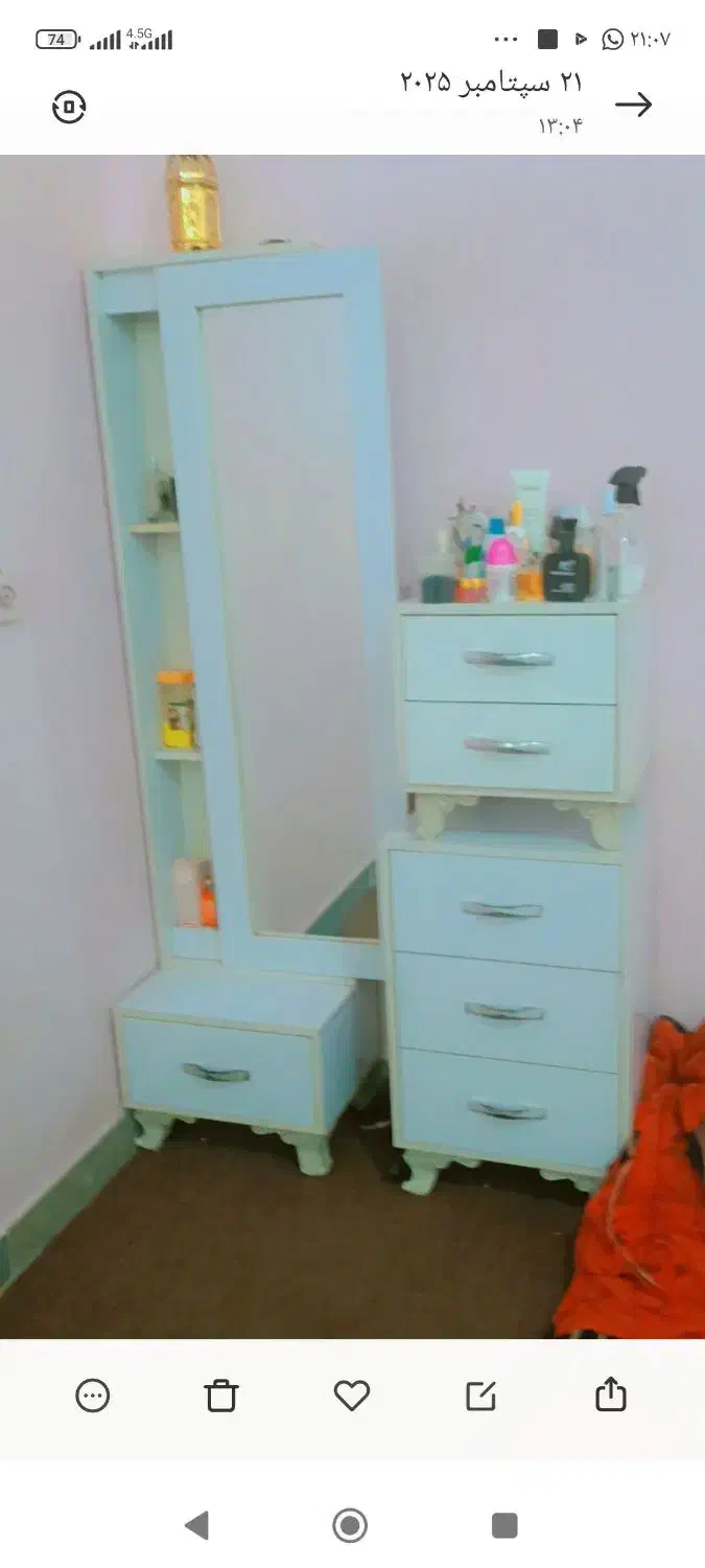 تختخواب گهوارهای و آینه قدی وبقلی|تخت و سرویس خواب|قم, نخودی|دیوار