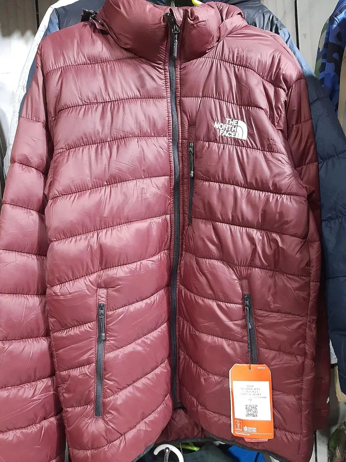 کاپشن پر نورس فیس|لباس|سمیرم, |دیوار