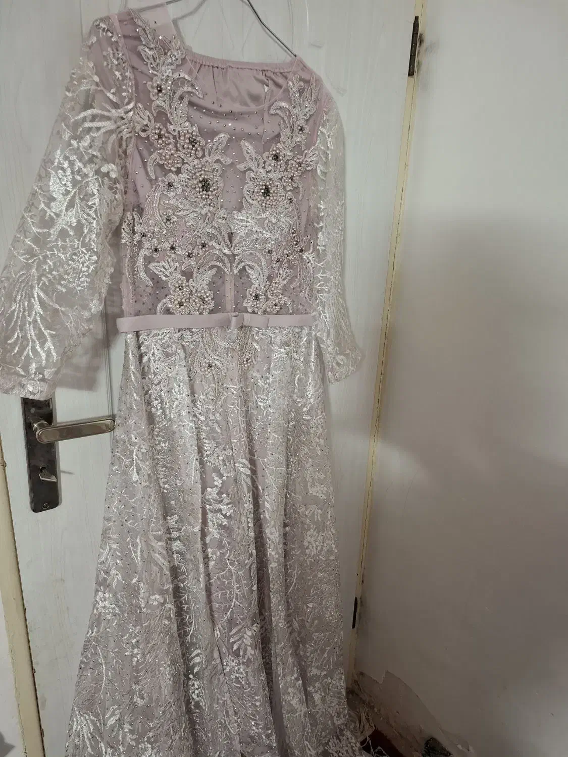 لباس شب|لباس|قم, ناصردیوان|دیوار