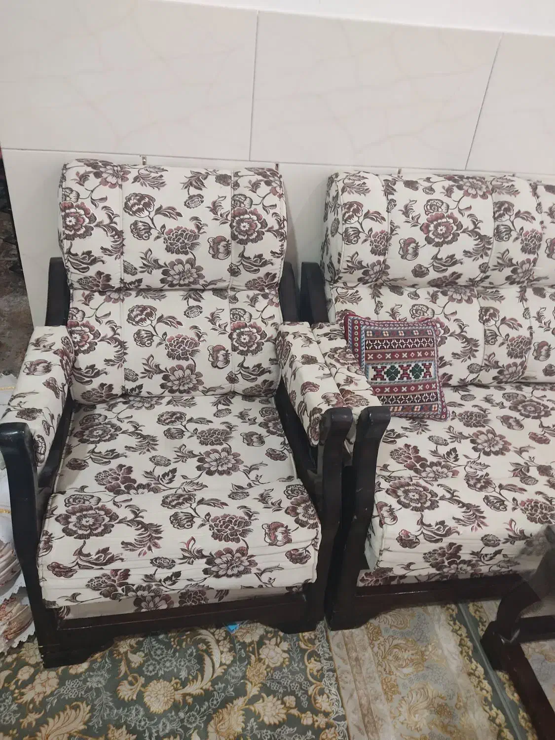 فروش یک عددقالی 9متری درحدنو ویک دست مبل هفت نفره|فرش|سیرجان, |دیوار