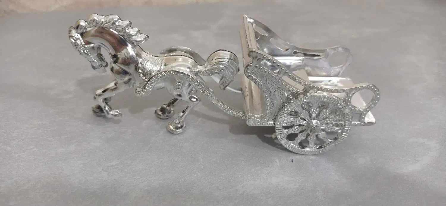 اسب و کالسکه|مجسمه، تندیس، ماکت|آباده, |دیوار