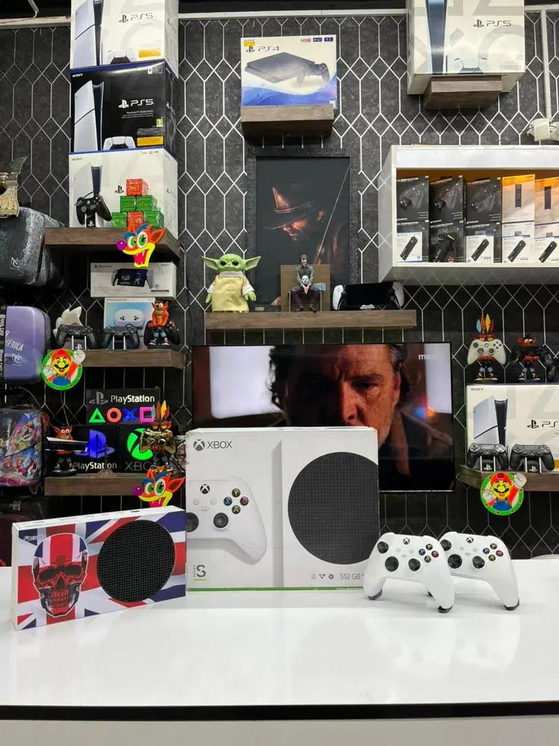 ایکس باکس سریز اس ۲ دسته همراه با بازی|کنسول، بازی ویدئویی و آنلاین|خمینیشهر, |دیوار