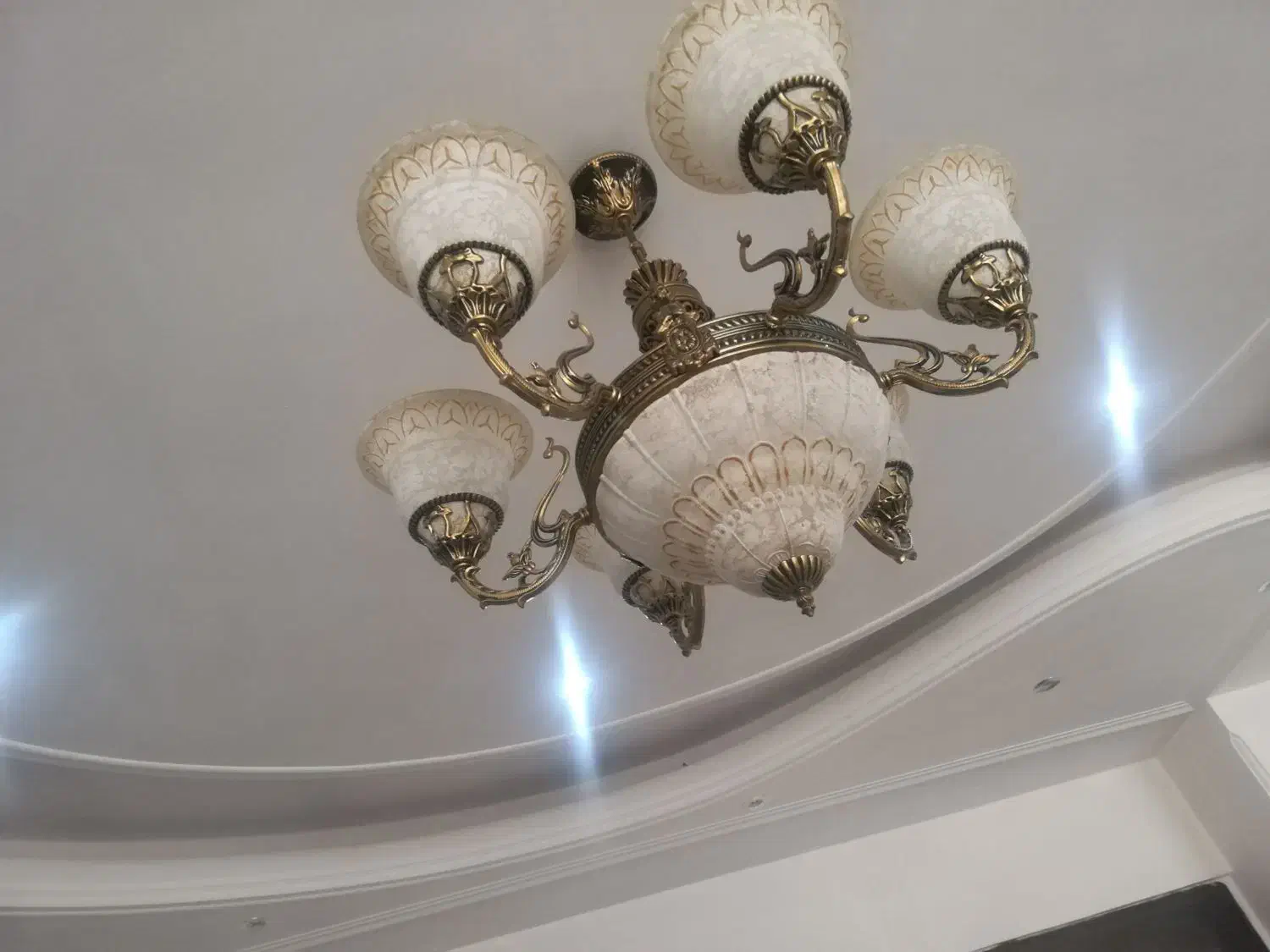 لوستر|لوستر و چراغ آویز|هشتگرد, شهرک بعثت|دیوار