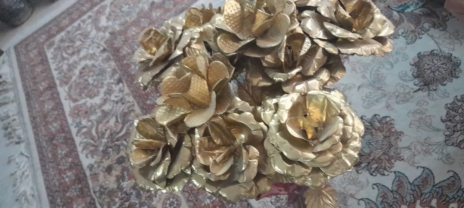 گل رز برنجی|گل مصنوعی|اندیشه, اندیشه فاز ۱|دیوار