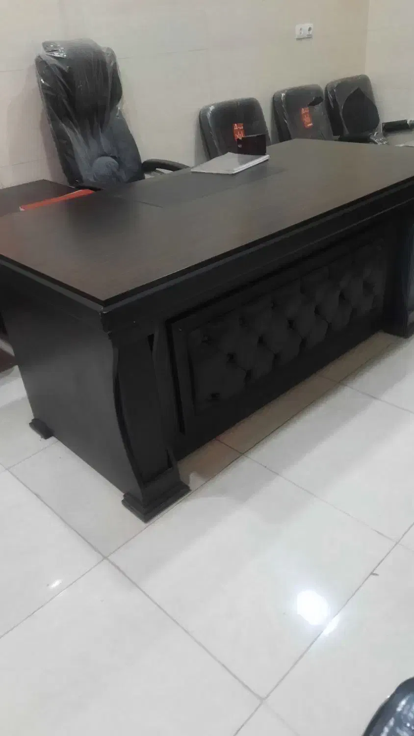 یک عدد میز اداری با شش تا صندلی|دفتر کار|کرمان, |دیوار