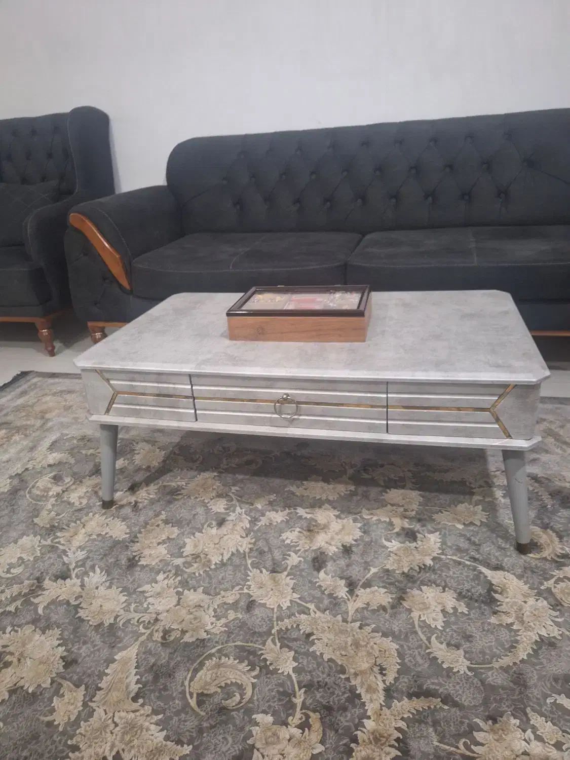 میز جلو مبلی کاملا سالم|مبلمان خانگی و میز عسلی|گرگان, |دیوار