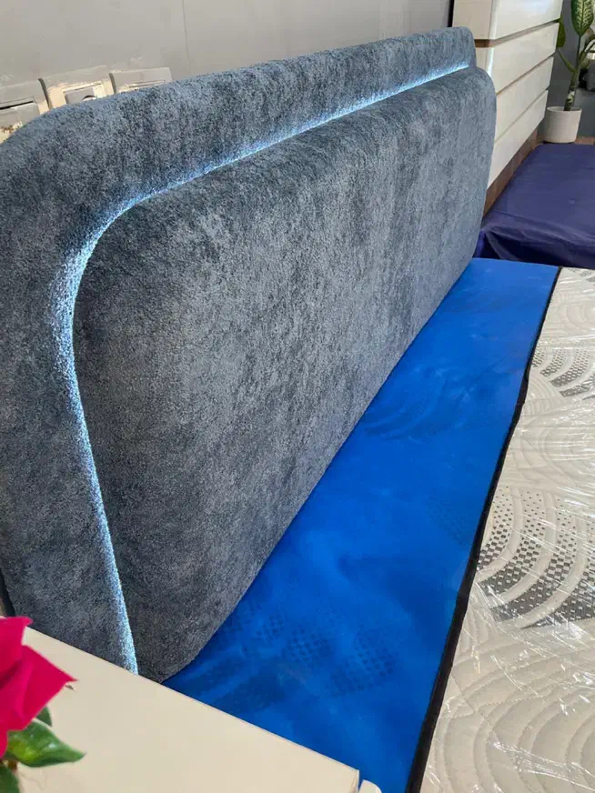 تخت دو نفره خوش رنگ‌ و مدرن|تخت و سرویس خواب|بوشهر, |دیوار